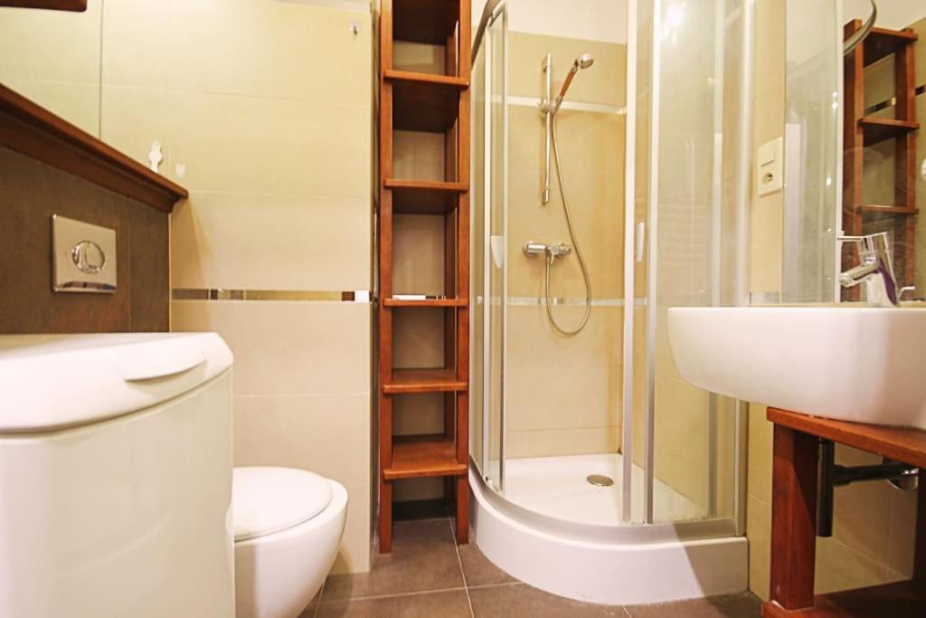 Parkowy Apartament Appartement Wrocław Buitenkant foto